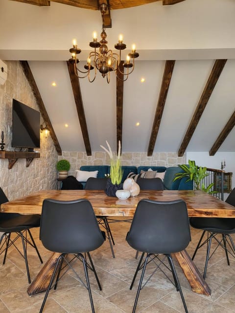 Krapanj Seafront Stone House House in Šibenik-Knin County, Croatia