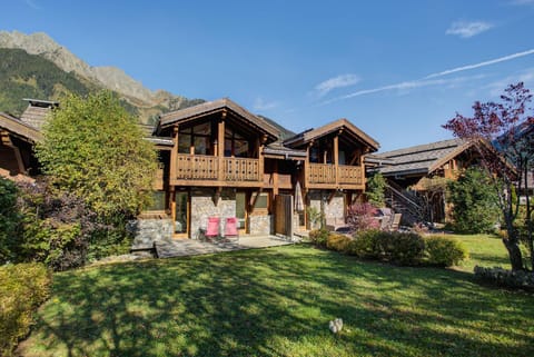 Property building, Day, Natural landscape, Garden, Garden view, Mountain view