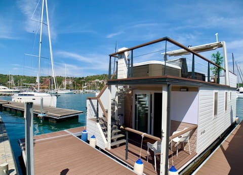 Property building, Day, View (from property/room), Balcony/Terrace, Lake view