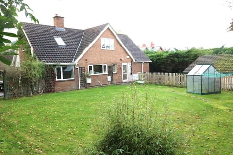 Queen's Cottage House in Wales