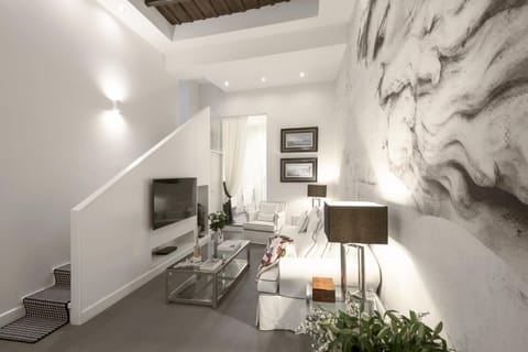 Communal lounge/ TV room, TV and multimedia, Living room, Seating area, Evening entertainment