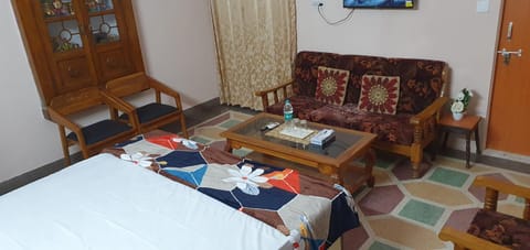 Deluxe Double Bed Room Bed and Breakfast in Jaipur