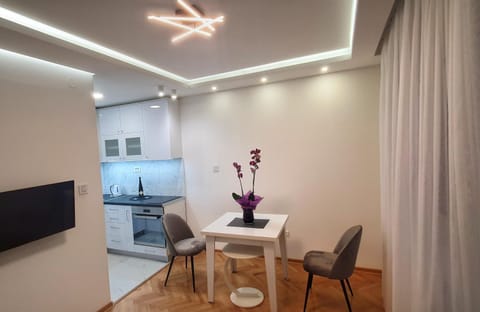 Kitchen or kitchenette, Living room, Dining area