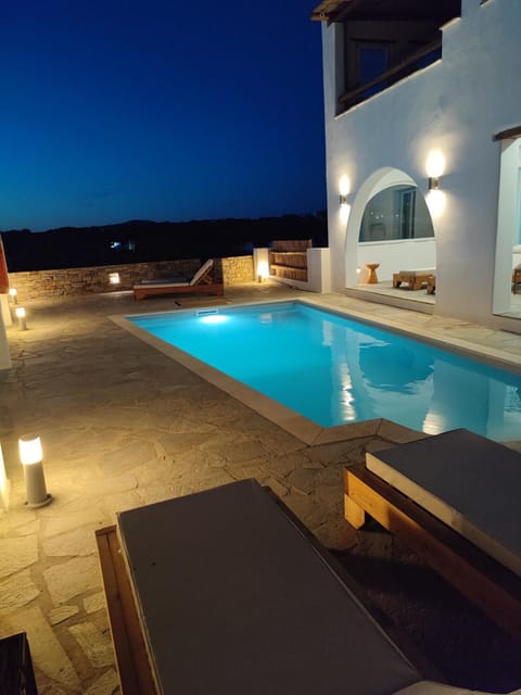 Night, Pool view, Swimming pool, sunbed