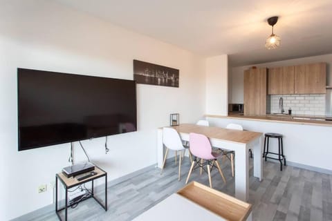 L41 Suite Paladium 8pax 4rooms balcony WIFI AC Apartment in Nice