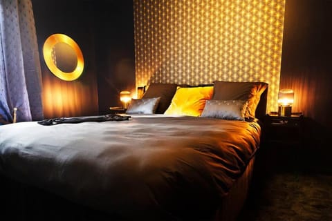 Le Carré Rose - Love Room proche de Rennes House in Bruz