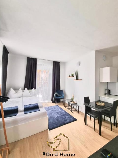Bird Home Room 10 Apartment in Klagenfurt