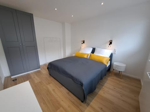 Bed, Photo of the whole room, Bedroom, wardrobe