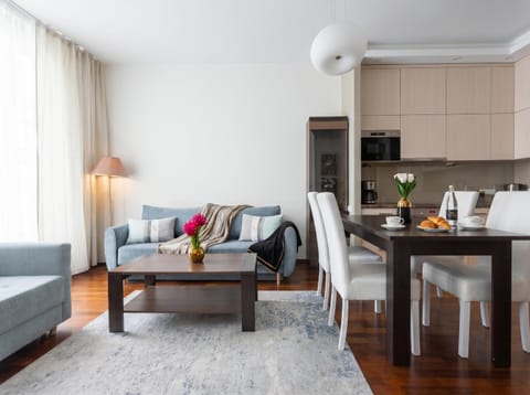 TV and multimedia, Kitchen or kitchenette, Living room, Seating area, Dining area, minibar