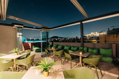 Night, Lounge or bar, City view, Landmark view, Pool view, Swimming pool