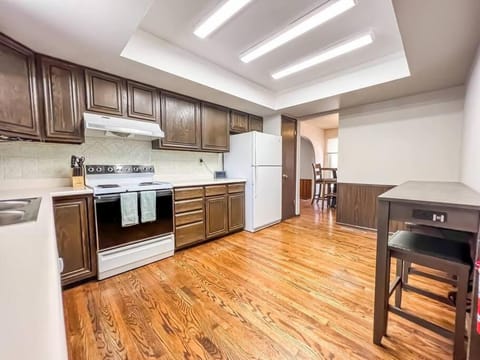 4 King beds/6Bdrm & 3Ba/Your Ideal Family Getaway Villa in Colorado Springs