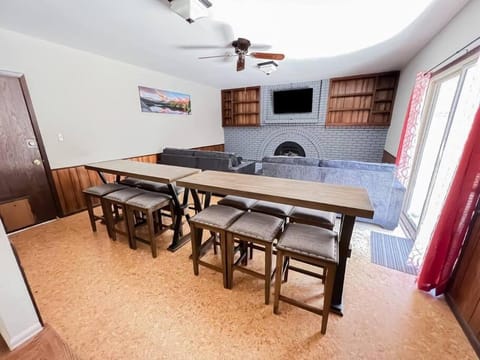 4 King beds/6Bdrm & 3Ba/Your Ideal Family Getaway Villa in Colorado Springs