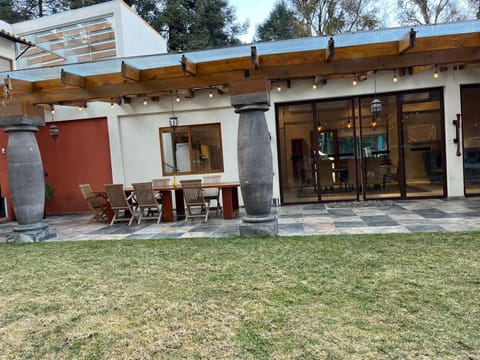 Property building, Day, Garden