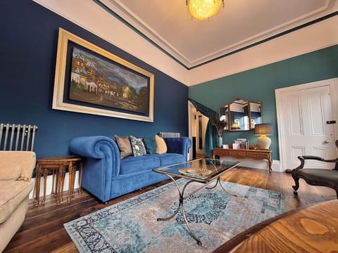 The Huntress Suite Apartment in The Pavilion Gardens