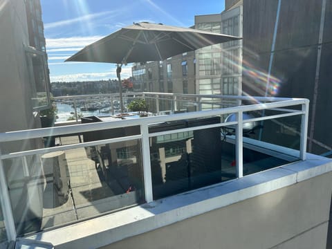 Penthouses of Beach Ave Apartment in Vancouver