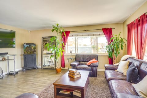 Newport Beach Vacation Rental Steps to Shore! Apartment in Balboa Peninsula