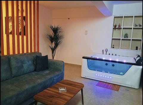 Hot Tub, Living room