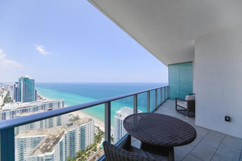 View (from property/room), Balcony/Terrace, Sea view