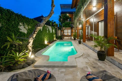 Property building, Swimming pool