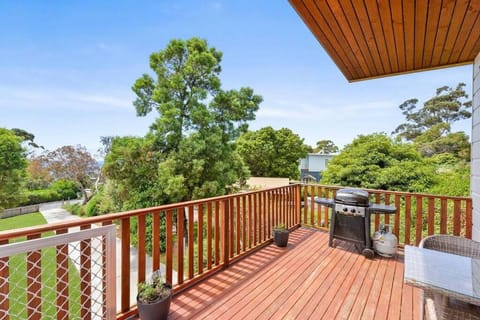 Too Tyred - Binalong Bay House in Binalong Bay