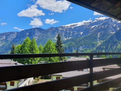 Nearby landmark, Day, Natural landscape, View (from property/room), Balcony/Terrace, Mountain view