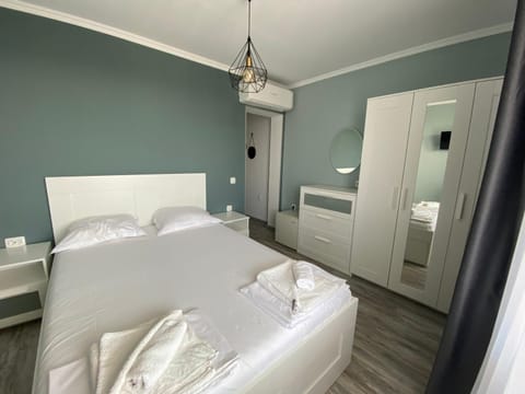 Bed, Photo of the whole room, Bedroom, towels, wardrobe
