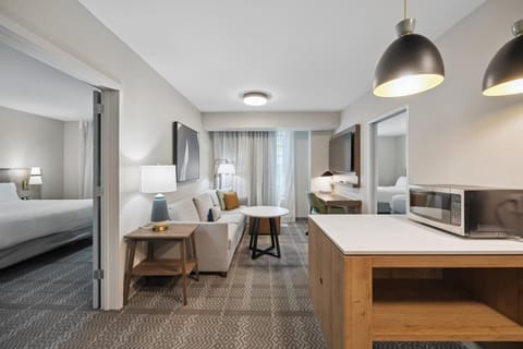 TV and multimedia, Kitchen or kitchenette, Living room, Seating area