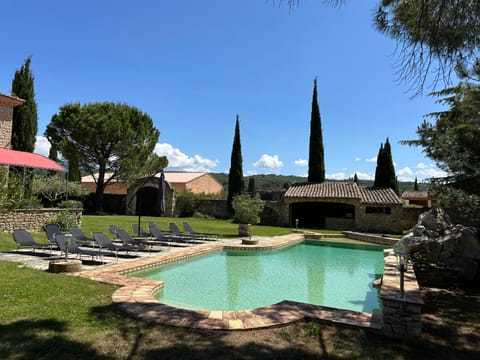 Property building, Spring, Garden, Pool view, Pool view, Swimming pool, sunbed