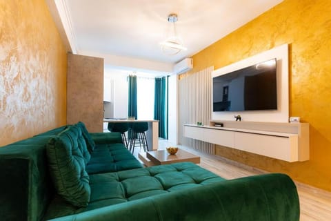 Communal lounge/ TV room, TV and multimedia, Living room, Seating area