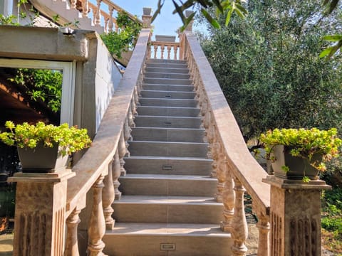 Attic Paradise Villa in Halkidiki