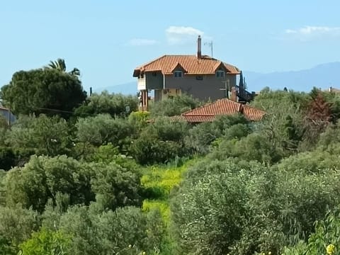 Attic Paradise Villa in Halkidiki