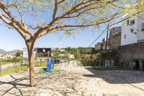 Neighbourhood, Other