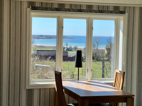 View (from property/room), Dining area, Sea view