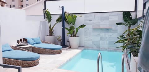 Pool view, Swimming pool, sunbed