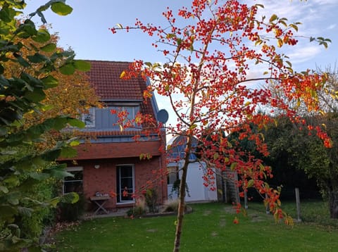 Property building, Garden, Garden, View (from property/room), View (from property/room), Balcony/Terrace, Photo of the whole room, Garden view, Garden view