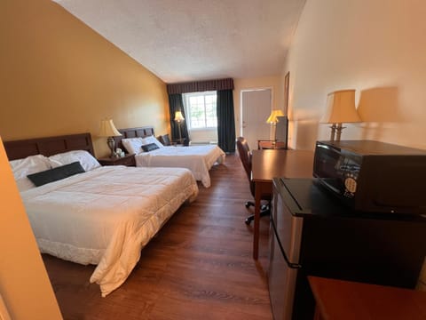 Countryside Inn Lake George Hotel in Queensbury