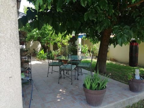Patio, Garden, Dining area, Garden view