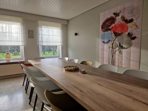 Parkvilla Vakantiehuis voor 23 personen House in Flanders