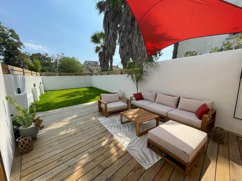 Patio, Day, Garden, Balcony/Terrace, Seating area, Garden view, sunbed