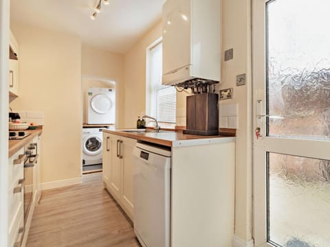 washing machine, kitchen