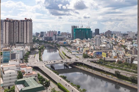 Property building, Day, Neighbourhood, Natural landscape, Bird's eye view, City view, Lake view, River view, Street view, Location