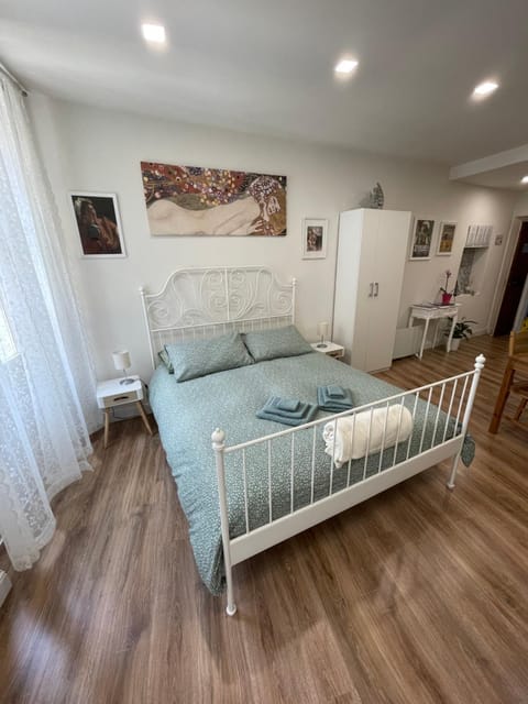 Holiday Studio in Centro Storico Intra Apartment in Intra