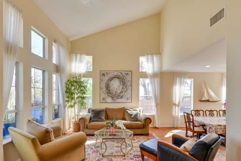 1 Mi to the Beach! Ocean-View Encinitas Home House in Encinitas