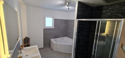 Shower, Bathroom, Bath