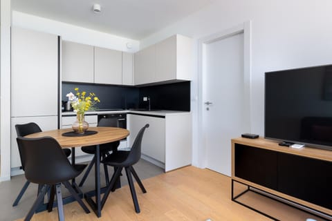 Dining area, kitchen