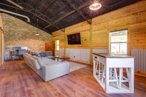 Fish and Relax! Magnolia River Cabin Hideaway Cabin in Alabama