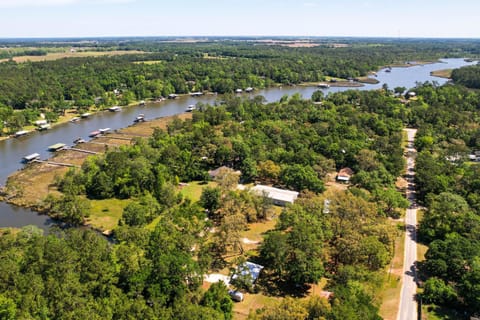 Fish and Relax! Magnolia River Cabin Hideaway Cabin in Alabama