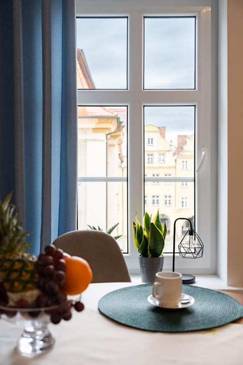 Dining area, City view, Landmark view