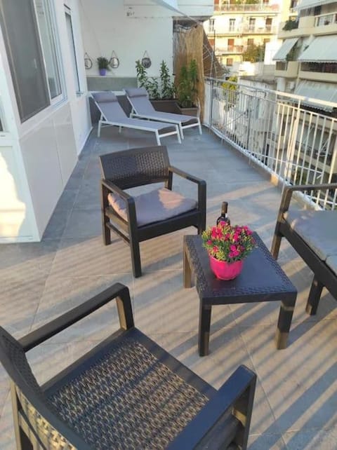 Seating area, sunbed