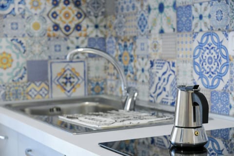 Coffee/tea facilities, Kitchen or kitchenette